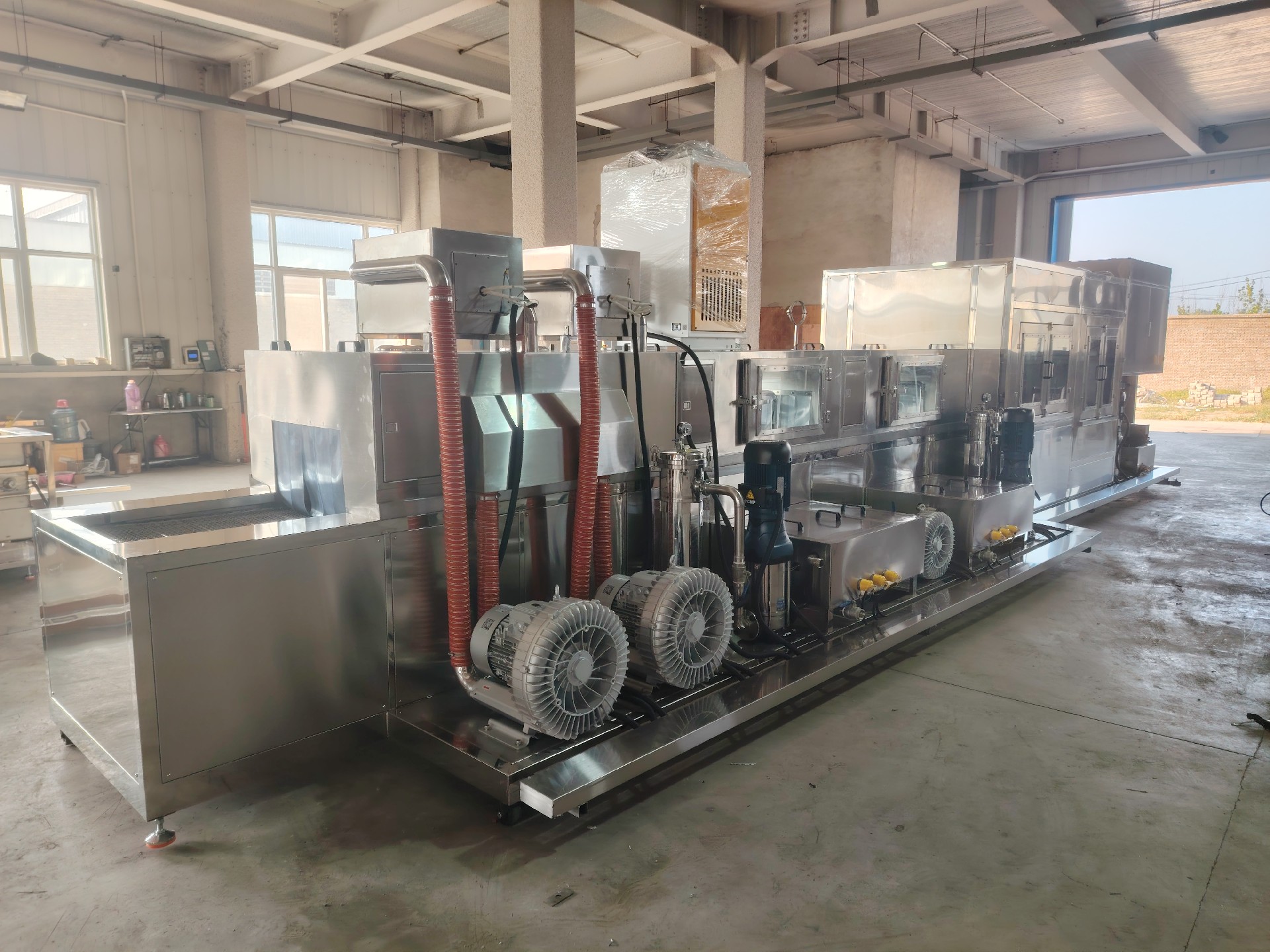 全自動通過式毛刷定位噴淋清洗機